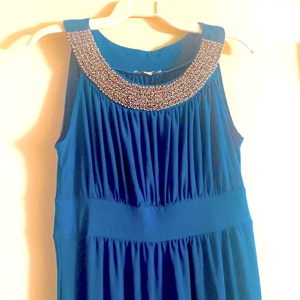 Sandiva women’s midi party dress.  Comfortable and stretchy.